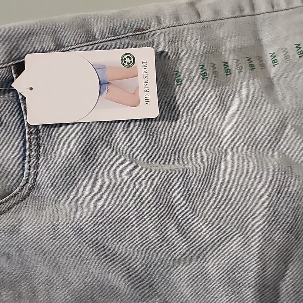 Mid Rise Shorts - Picture 3 of 6